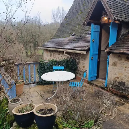 Feriehus La Terrasse Bleue, Havre De Paix Avec Vue Sur Le Cele, A 15 Min De Figeac *